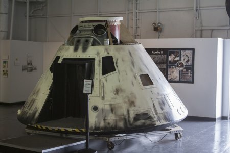 Astronauten van de Apollo 8 missie zijn door dit vliegdekschip binnen gehaald